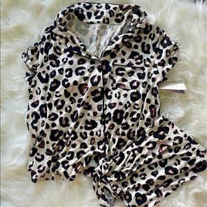 NWT Ladies 2 Piece Leopard Pajama Set - Large
